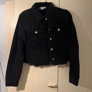 Black jean jacket size Large
